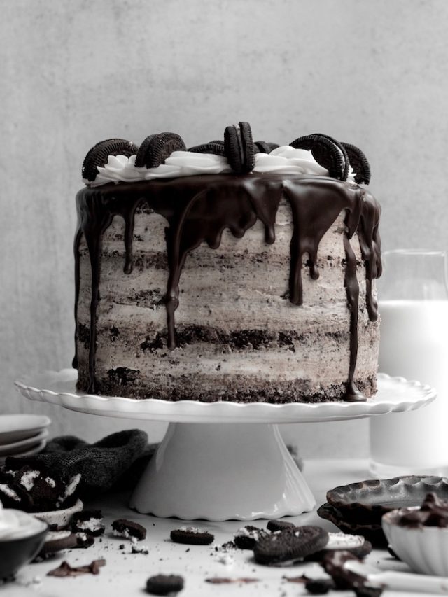 Chocolate Cookies and Cream Cake