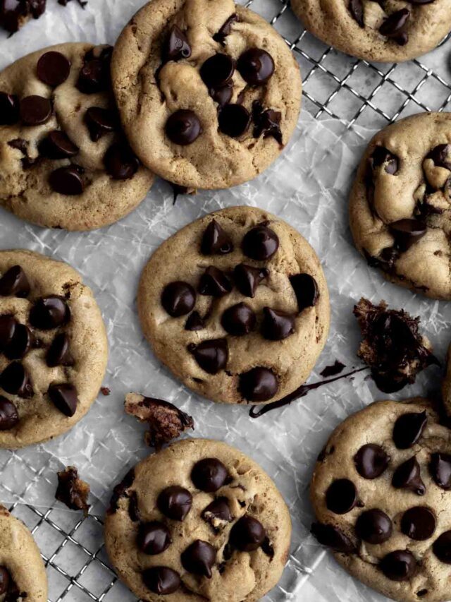 Soft & Chewy Chocolate Chip Cookies