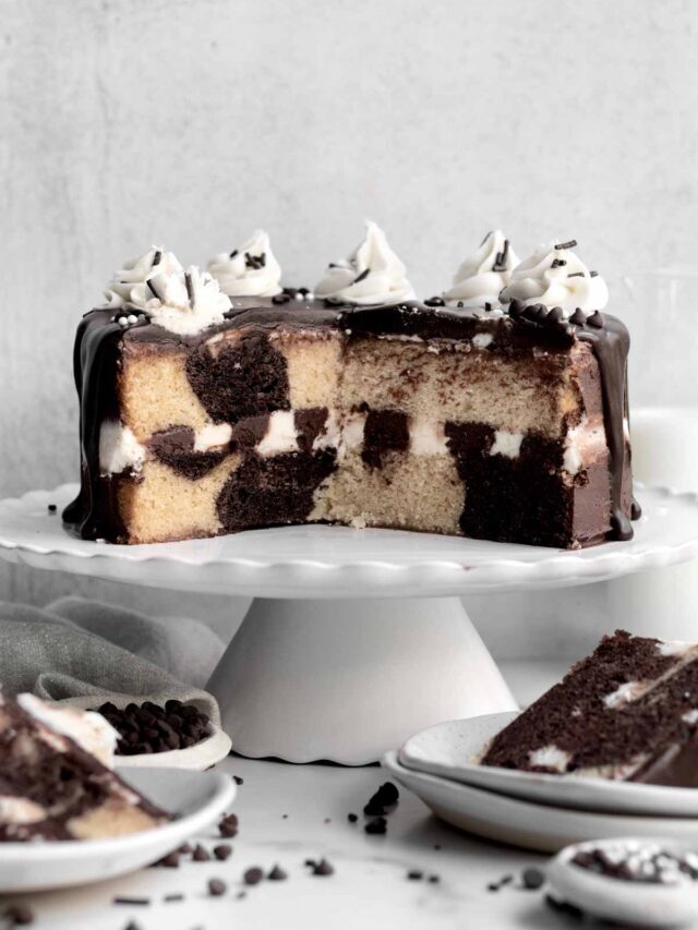 Eggless Marble Cake