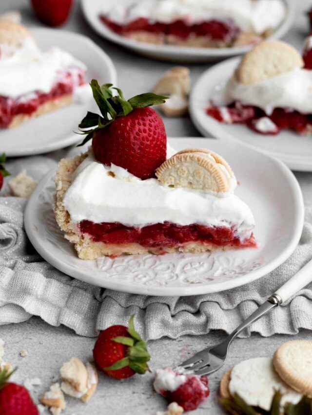 No Bake Strawberry Cream Pie