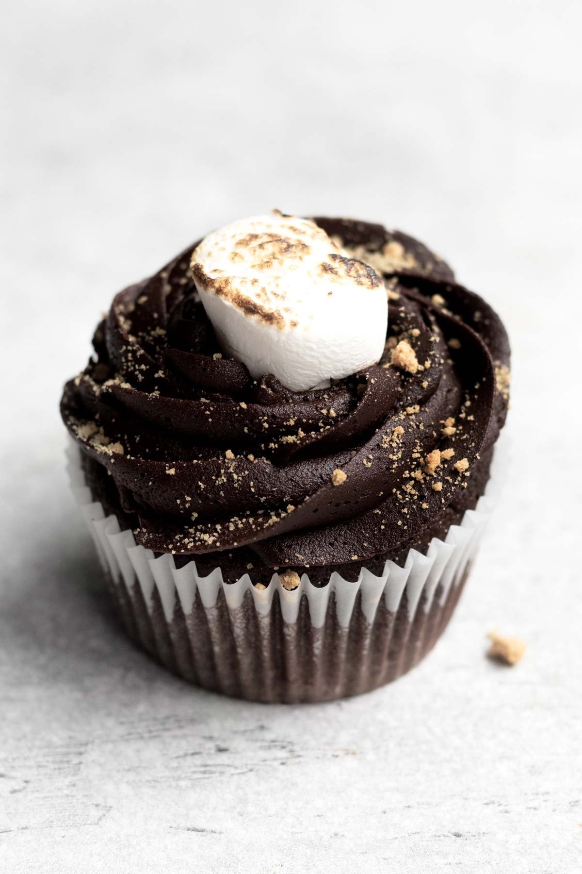 Gluten-Free Cupcakes with Marshmallow Fondant- Amee's Savory Dish