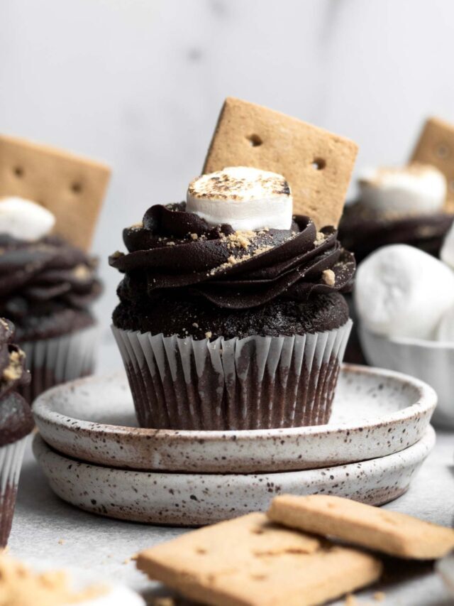 Eggless Marshmallow Cupcakes