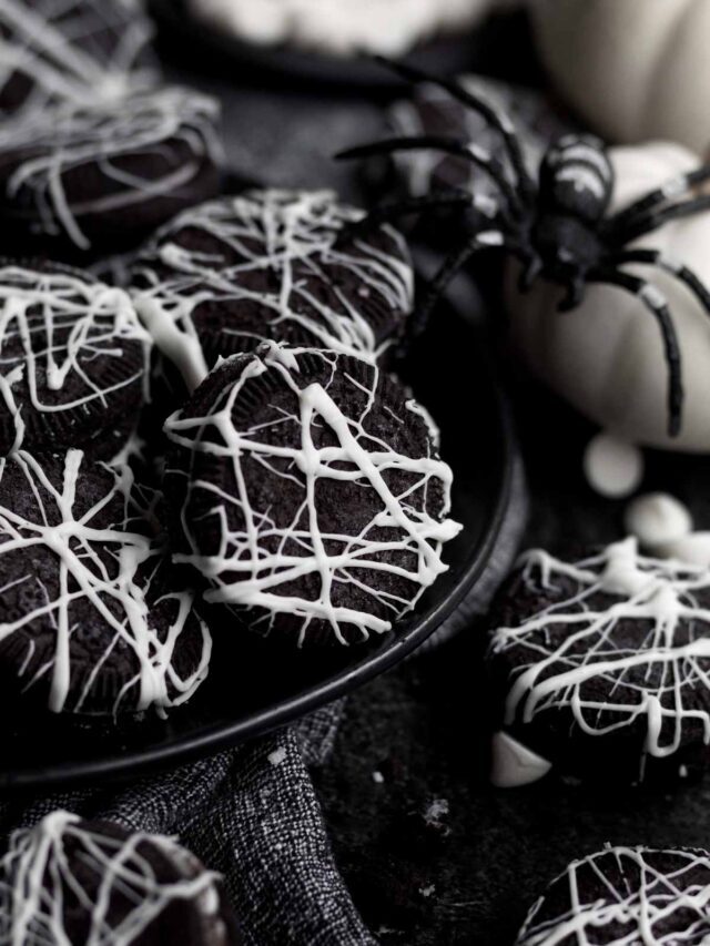 Spiderweb Oreos
