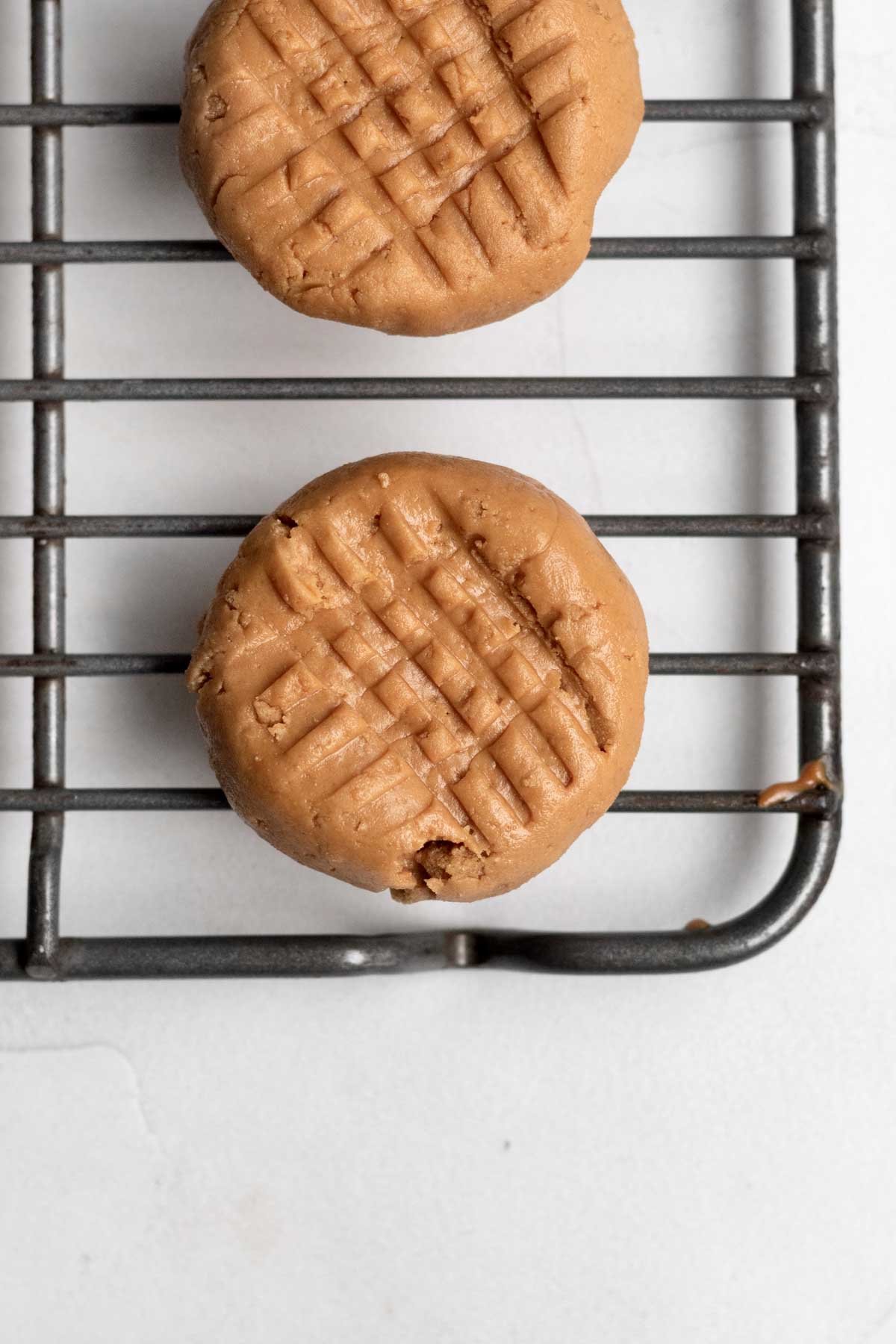 Pressed fork lines create a crosshatch on the cookie top.